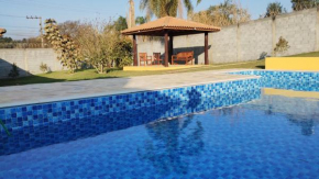 Chácara com piscina e amplo espaço gourmet à sete min da famosa estrada do roteiro do vinho